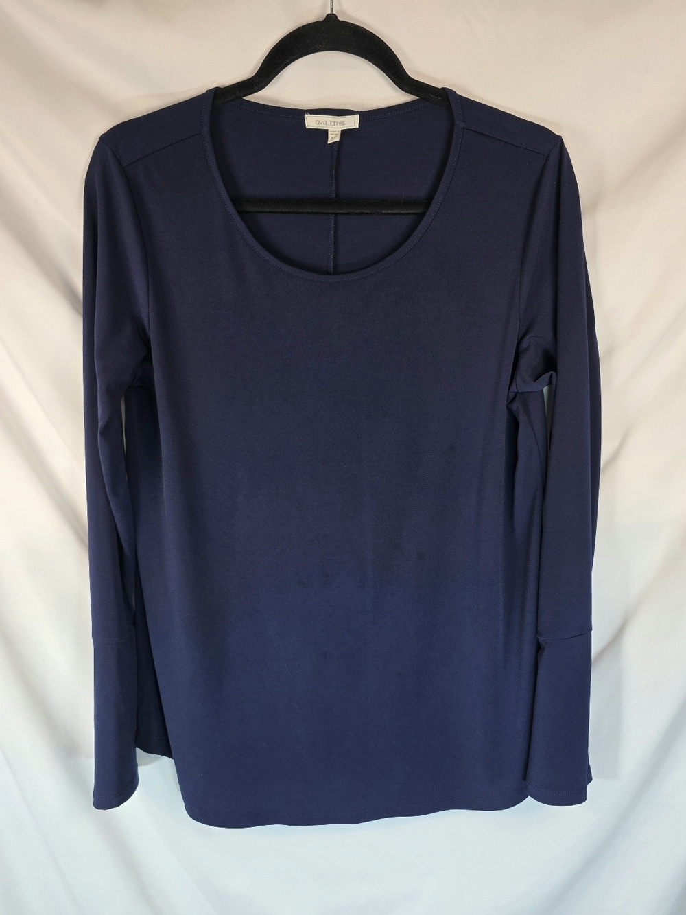 Ava James Women's Classy Minimalist  Flowy Blouse Bell Cuffs Button Accents Sz M